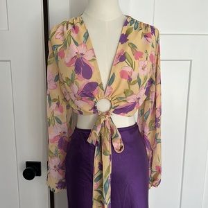 Floral Longsleeved Croptop with O-Ring Detail